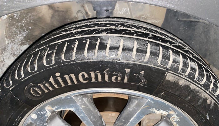 2016 Hyundai i20 Active 1.2 S, Petrol, Manual, 1,13,687 km, Right Front Tyre Tread