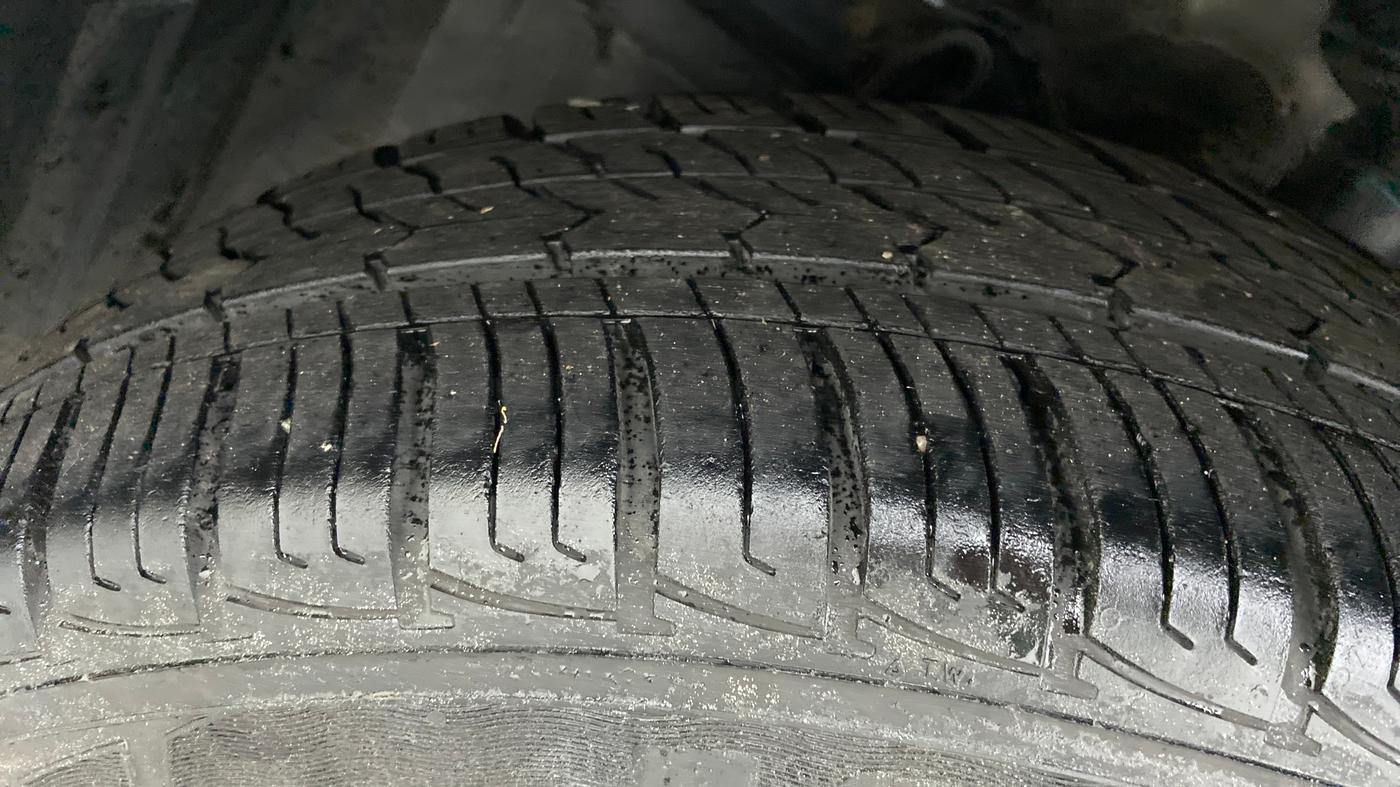2019 Maruti Vitara Brezza VDI, Diesel, Manual, 29,523 km, Left Front Tyre Tread