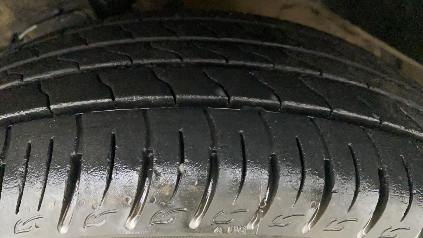 2017 Maruti Vitara Brezza VDI (O), Diesel, Manual, 93,577 km, Left Front Tyre Tread