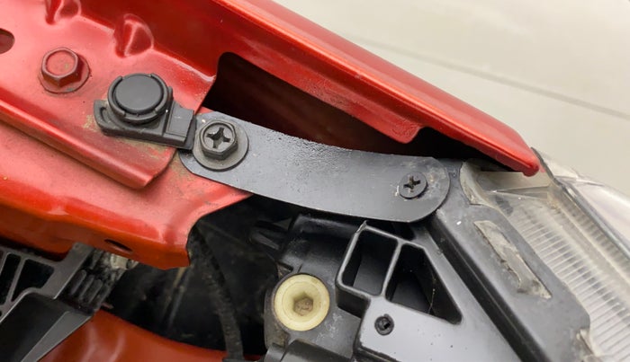 2017 Maruti Vitara Brezza VDI (O), Diesel, Manual, 93,577 km, Left headlight - Clamp has minor damage