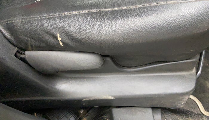 2017 Maruti Vitara Brezza VDI (O), Diesel, Manual, 93,577 km, Driver Side Adjustment Panel