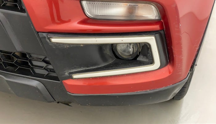 2017 Maruti Vitara Brezza VDI (O), Diesel, Manual, 93,577 km, Left fog light - Not fixed properly