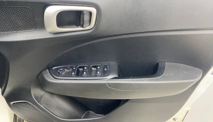 2019 Hyundai VENUE S 1.0 TURBO DCT, Petrol, Automatic, 81,168 km, Driver Side Door Panels Control
