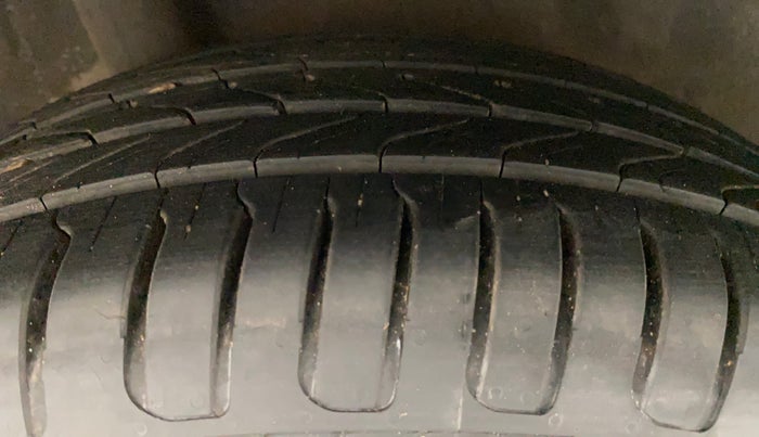 2017 Honda Brio VX AT, Petrol, Automatic, 44,314 km, Right Rear Tyre Tread