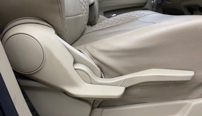 2019 Maruti Ertiga ZXI AT SHVS, Petrol, Automatic, 81,568 km, Driver Side Adjustment Panel