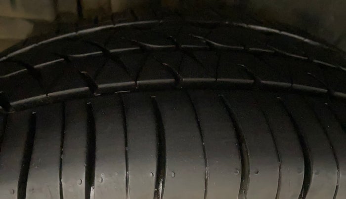 2019 Maruti Ertiga ZXI AT SHVS, Petrol, Automatic, 81,568 km, Right Rear Tyre Tread