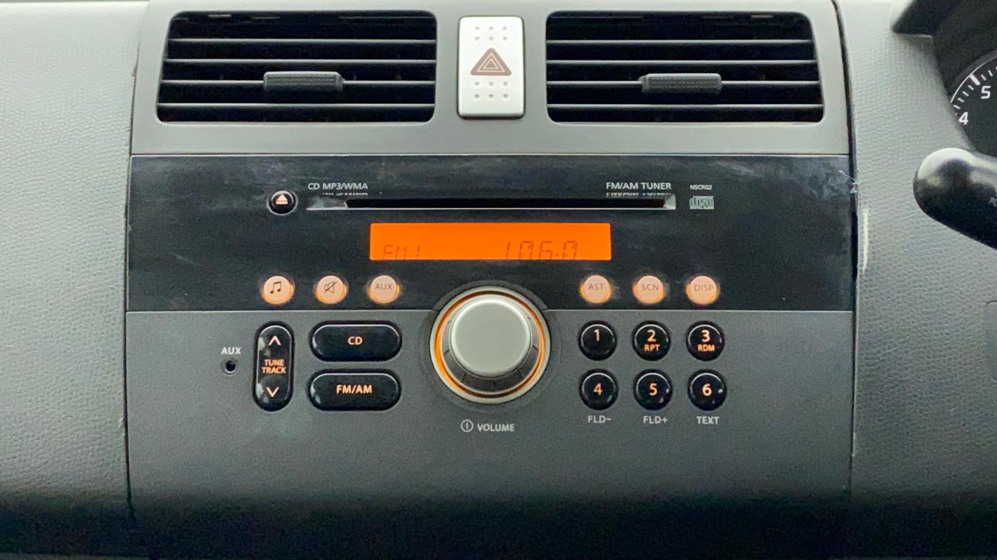 2010 Maruti Swift Dzire VXI, Petrol, Manual, 422 km, Infotainment System
