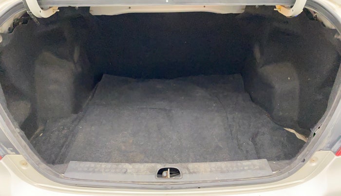 2010 Maruti Swift Dzire VXI, Petrol, Manual, 422 km, Boot Inside