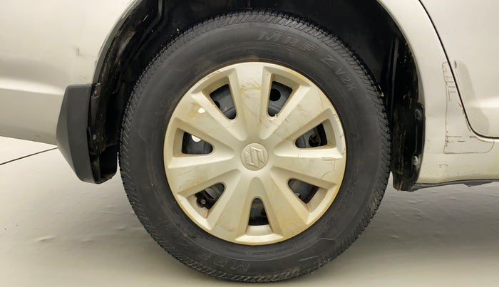 2010 Maruti Swift Dzire VXI, Petrol, Manual, 422 km, Right Rear Wheel