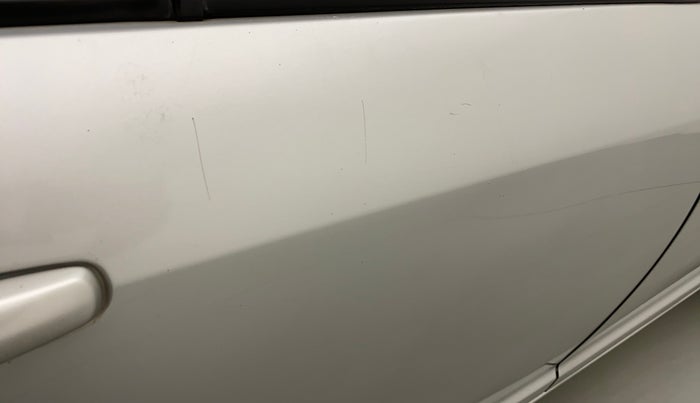 2010 Maruti Swift Dzire VXI, Petrol, Manual, 422 km, Right rear door - Minor scratches
