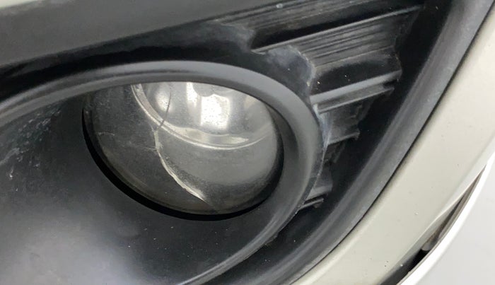 2017 Maruti Ciaz S 1.4 MT PETROL, Petrol, Manual, 89,757 km, Left fog light - Minor damage