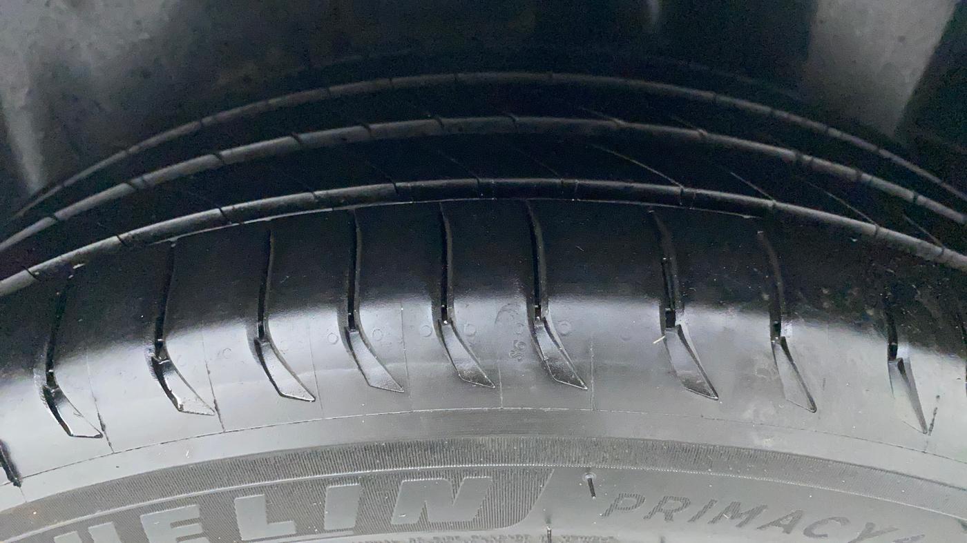 2017 Maruti Ciaz S 1.4 MT PETROL, Petrol, Manual, 89,757 km, Left Rear Tyre Tread