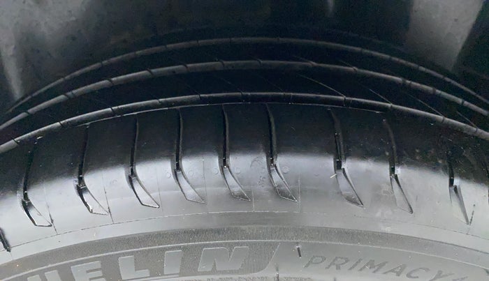2017 Maruti Ciaz S 1.4 MT PETROL, Petrol, Manual, 89,757 km, Left Rear Tyre Tread