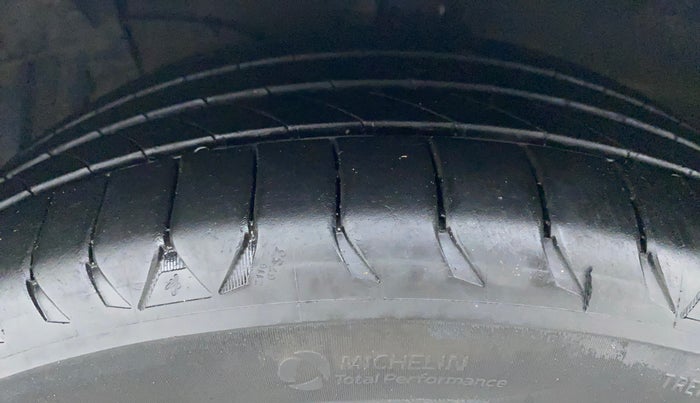 2017 Maruti Ciaz S 1.4 MT PETROL, Petrol, Manual, 89,757 km, Left Front Tyre Tread