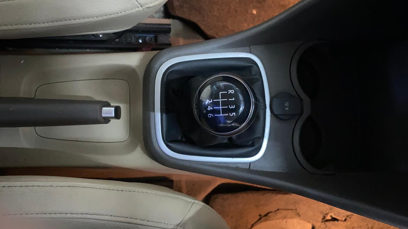 2020 Volkswagen Vento HIGHLINE 1.0L TSI, Petrol, Manual, 24,732 km, Gear Lever