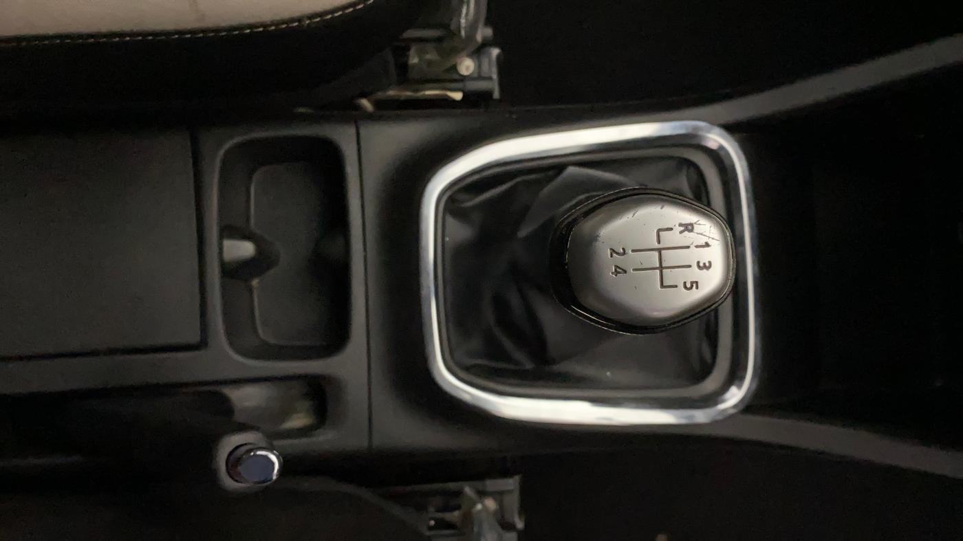 2019 Renault TRIBER RXZ, Petrol, Manual, 33,015 km, Gear Lever