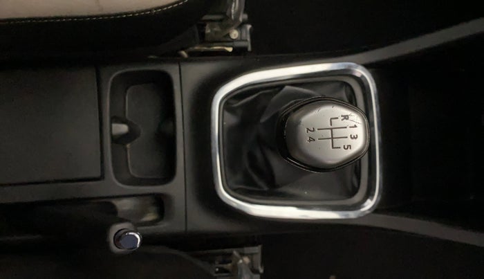 2019 Renault TRIBER RXZ, Petrol, Manual, 33,015 km, Gear Lever