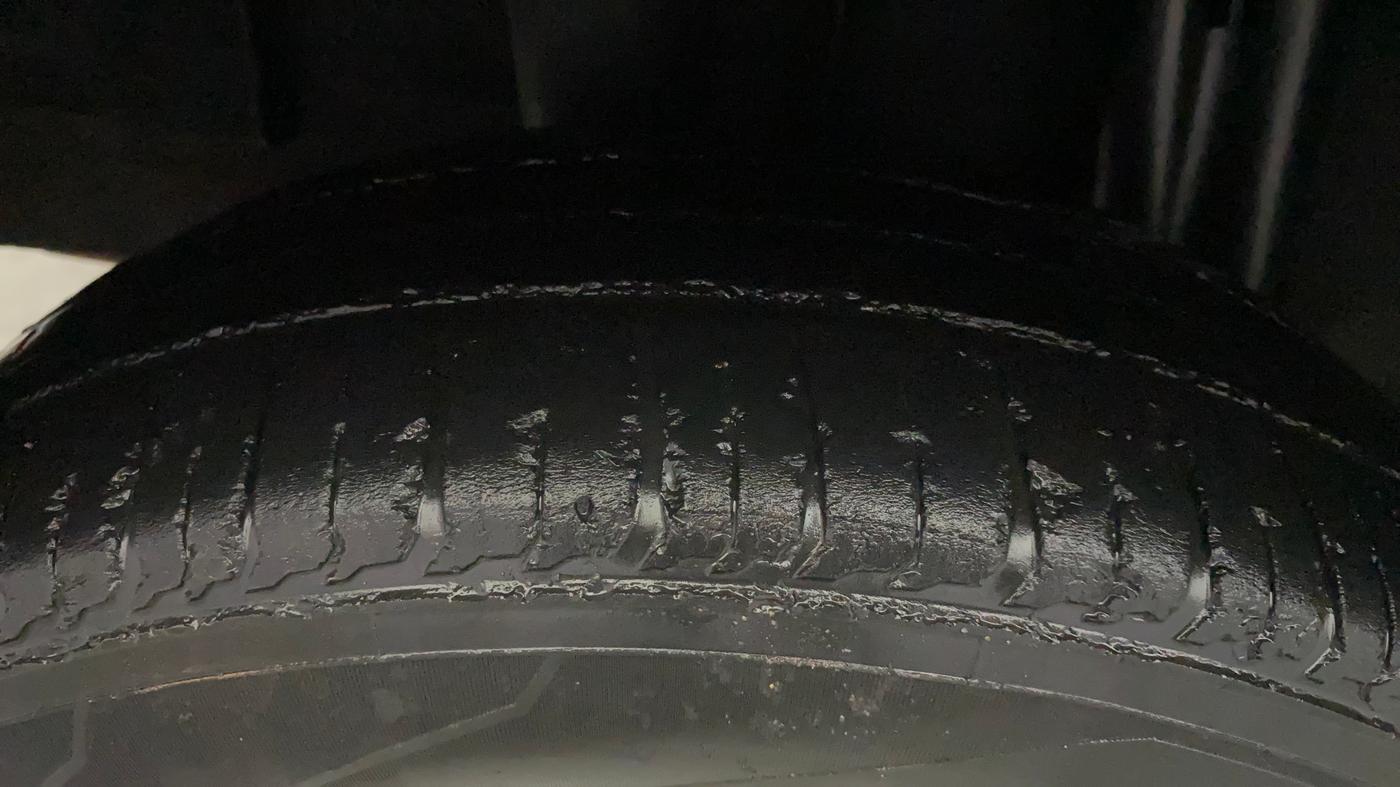 2019 Renault TRIBER RXZ, Petrol, Manual, 33,015 km, Right Rear Tyre Tread