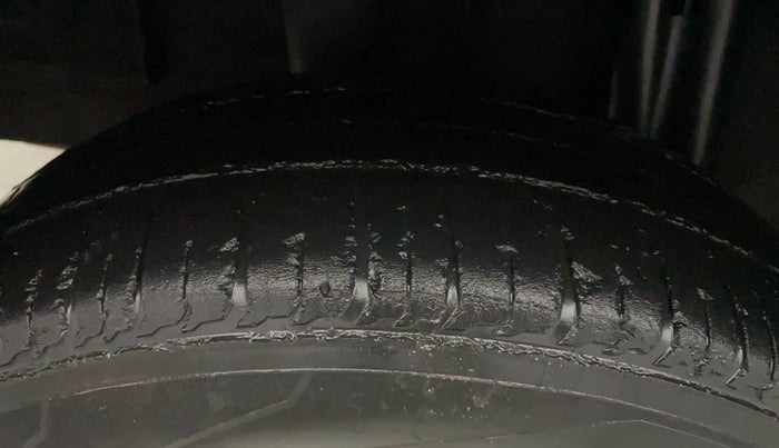 2019 Renault TRIBER RXZ, Petrol, Manual, 33,015 km, Right Rear Tyre Tread