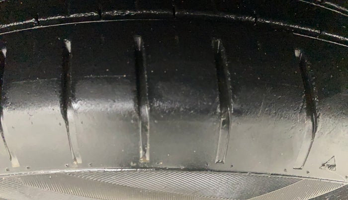 2019 Maruti Swift ZXI PLUS AMT, Petrol, Automatic, 52,416 km, Left Front Tyre Tread