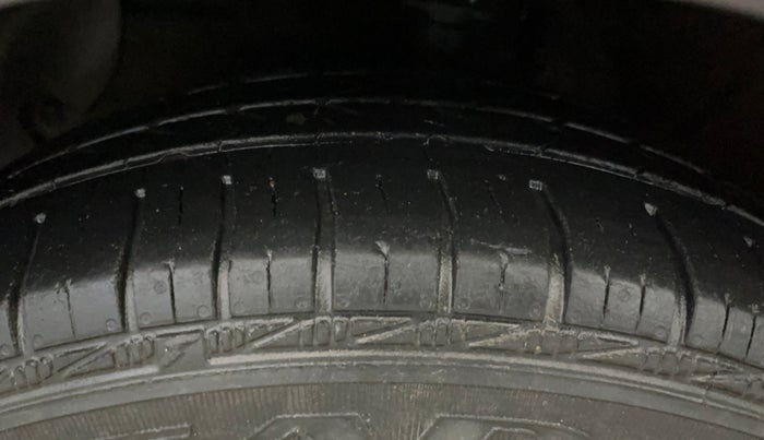 2019 Hyundai Grand i10 MAGNA 1.2 KAPPA VTVT, Petrol, Manual, 72,636 km, Left Front Tyre Tread