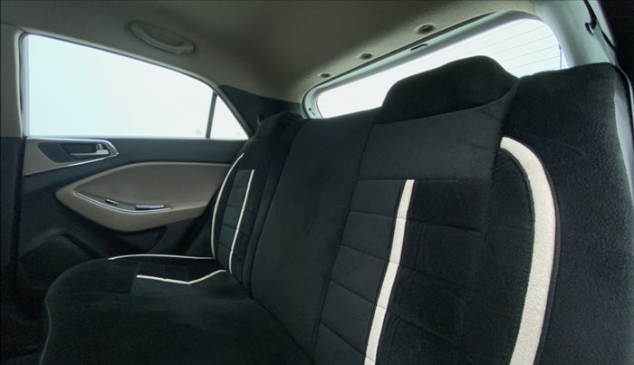 2015 Hyundai Elite i20 ASTA 1.4 CRDI, Diesel, Manual, 97,023 km, Right Side Rear Door Cabin
