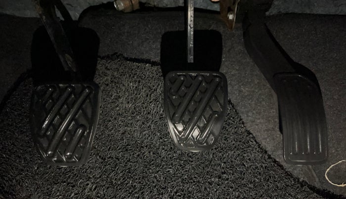 2019 Datsun Go T, Petrol, Manual, 72,611 km, Pedals