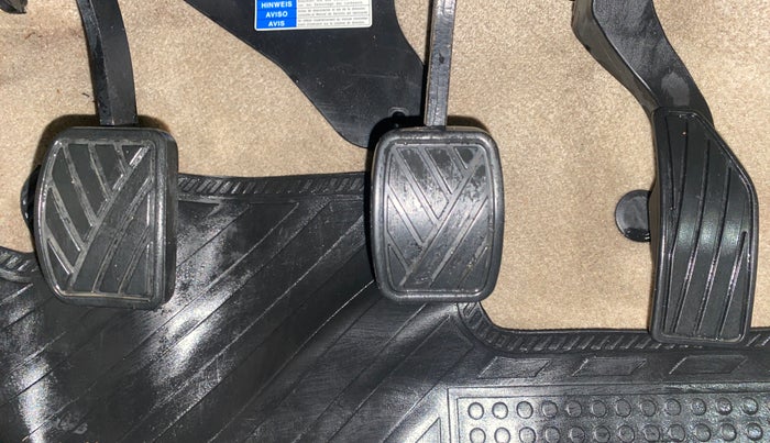 2017 Maruti Ertiga VXI, Petrol, Manual, 35,639 km, Pedals