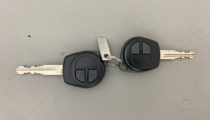 2017 Maruti Ertiga VXI, Petrol, Manual, 35,639 km, Key Close Up