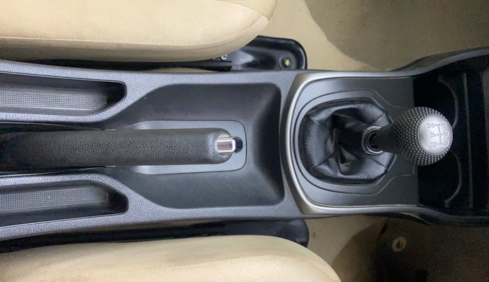 2015 Honda City 1.5L I-VTEC V MT, Petrol, Manual, 88,564 km, Gear Lever