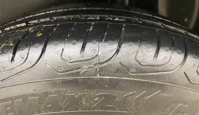 2014 Volkswagen Polo HIGHLINE1.2L, Petrol, Manual, 72,244 km, Left Rear Tyre Tread