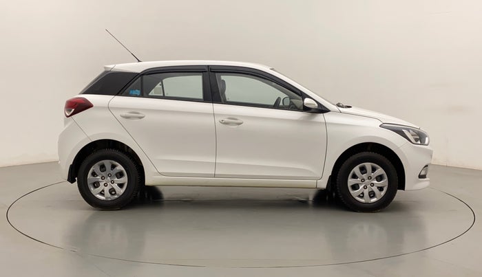 2017 Hyundai Elite i20 SPORTZ 1.2, Petrol, Manual, 41,659 km, Right Side View