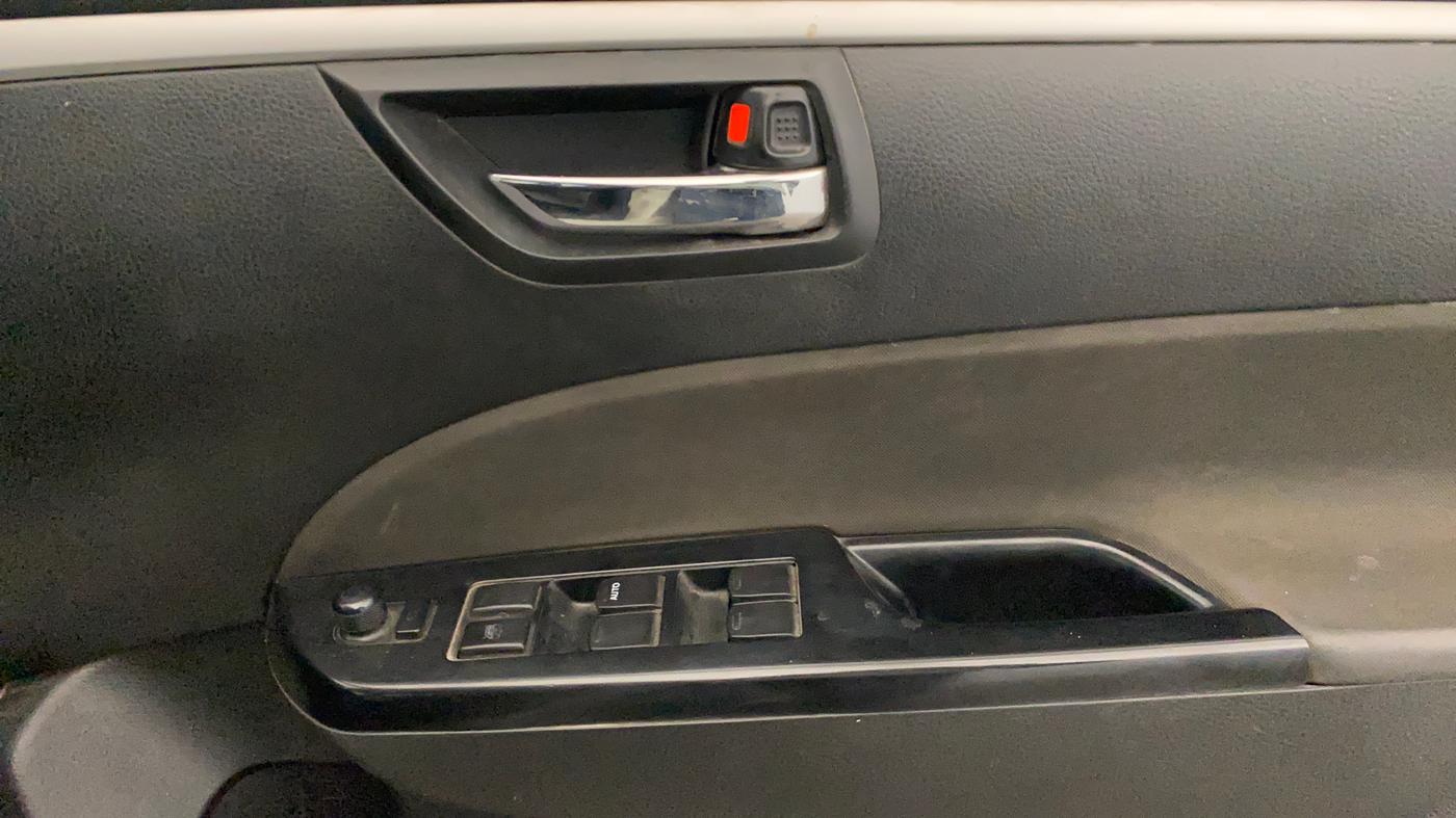 2016 Maruti Swift VXI, Petrol, Manual, 54,499 km, Driver Side Door Panels Control