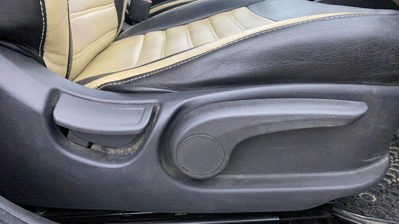 2018 Hyundai Verna 1.6 VTVT SX, Petrol, Manual, 84,748 km, Driver Side Adjustment Panel