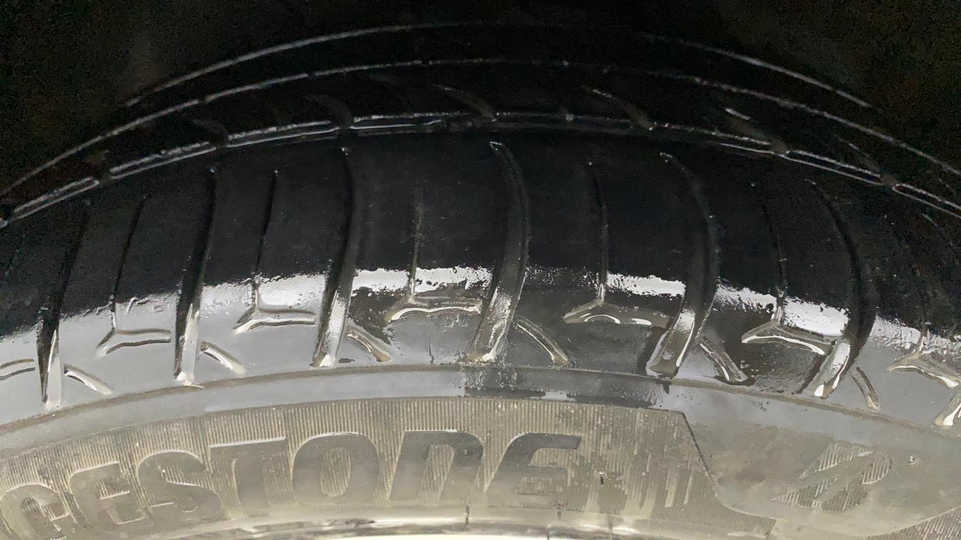 2018 Hyundai Verna 1.6 VTVT SX, Petrol, Manual, 84,748 km, Left Front Tyre Tread