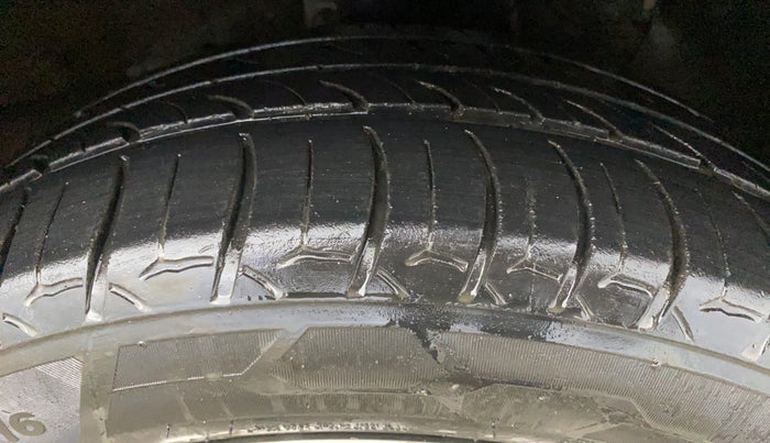 2018 Hyundai Verna 1.6 VTVT SX, Petrol, Manual, 86,191 km, Right Front Tyre Tread