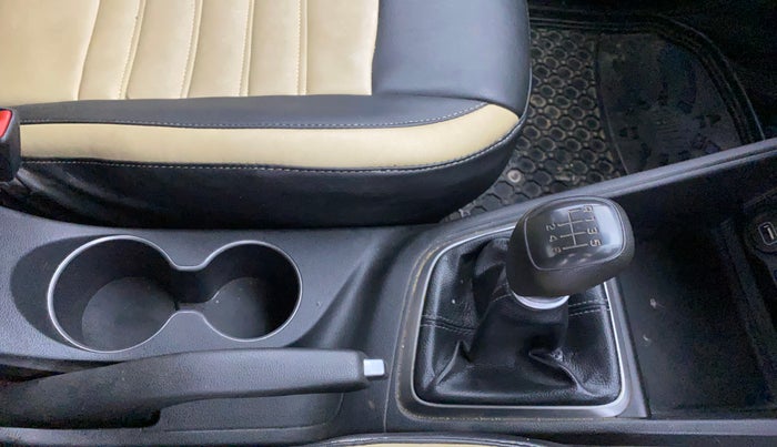 2018 Hyundai Verna 1.6 VTVT SX, Petrol, Manual, 86,191 km, Gear Lever