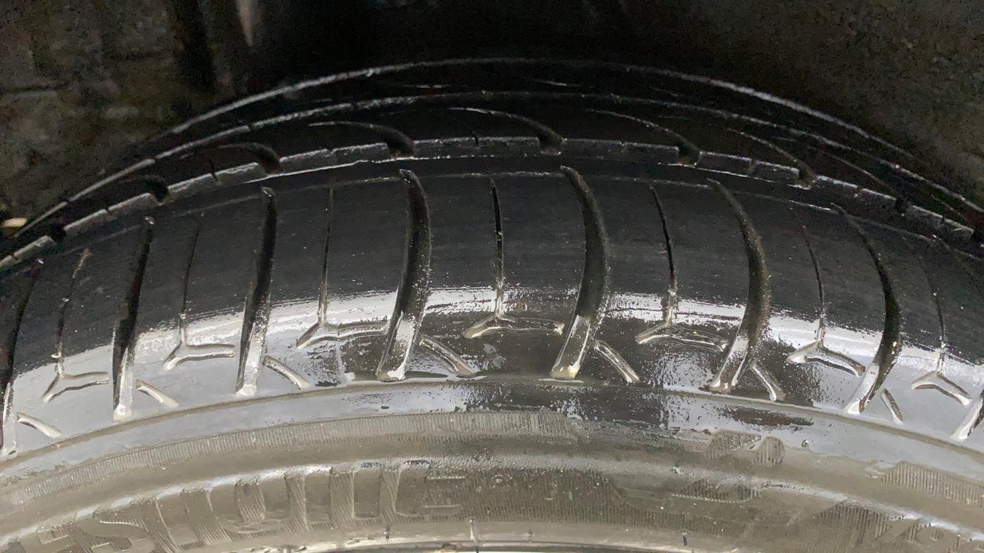 2018 Hyundai Verna 1.6 VTVT SX, Petrol, Manual, 84,748 km, Right Rear Tyre Tread