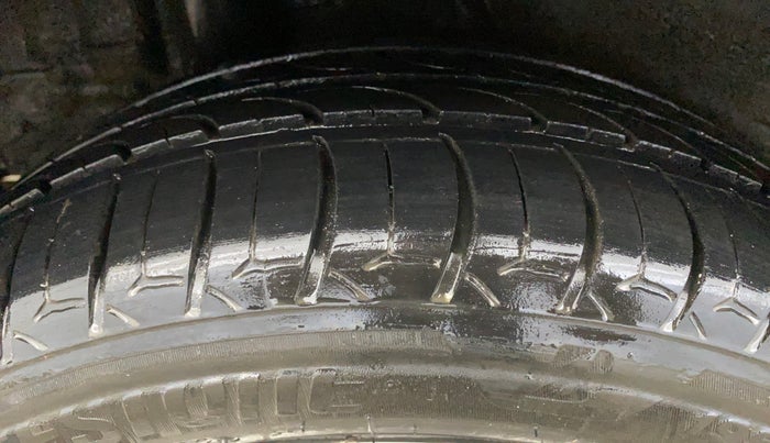 2018 Hyundai Verna 1.6 VTVT SX, Petrol, Manual, 86,191 km, Right Rear Tyre Tread