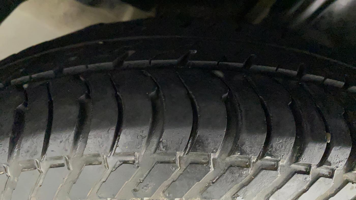 2011 Maruti Swift Dzire VXI, Petrol, Manual, 51,005 km, Right Rear Tyre Tread