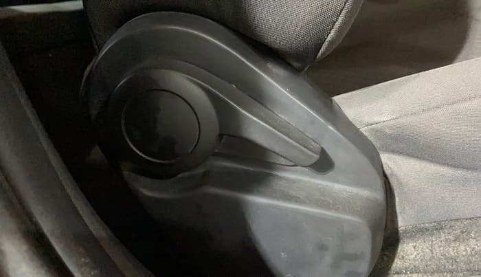 2023 Tata ALTROZ XM PLUS PETROL, Petrol, Manual, 83,213 km, Driver Side Adjustment Panel
