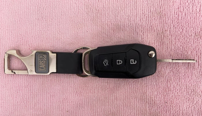 2017 Ford Figo Aspire 1.2 TITANIUM PETROL, Petrol, Manual, 30,118 km, Key Close Up