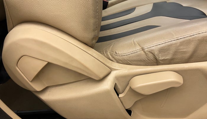 2017 Ford Figo Aspire 1.2 TITANIUM PETROL, Petrol, Manual, 30,118 km, Driver Side Adjustment Panel