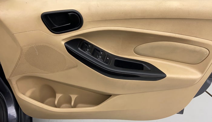 2017 Ford Figo Aspire 1.2 TITANIUM PETROL, Petrol, Manual, 30,118 km, Driver Side Door Panels Control