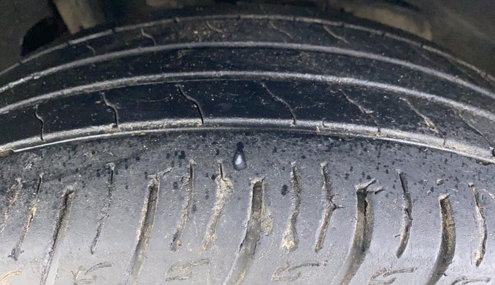 2018 Mahindra MARAZZO M2 7STR, Diesel, Manual, 49,540 km, Left Front Tyre Tread