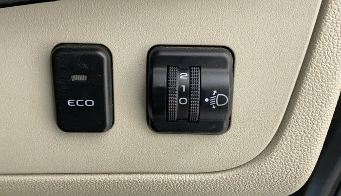 2018 Mahindra MARAZZO M2 7STR, Diesel, Manual, 49,540 km, Dashboard - Headlight height adjustment not working