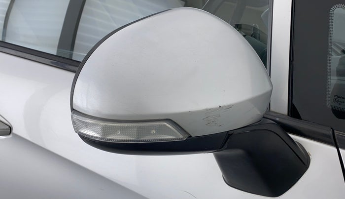 2018 Mahindra MARAZZO M2 7STR, Diesel, Manual, 49,540 km, Right rear-view mirror - Slight misalignment