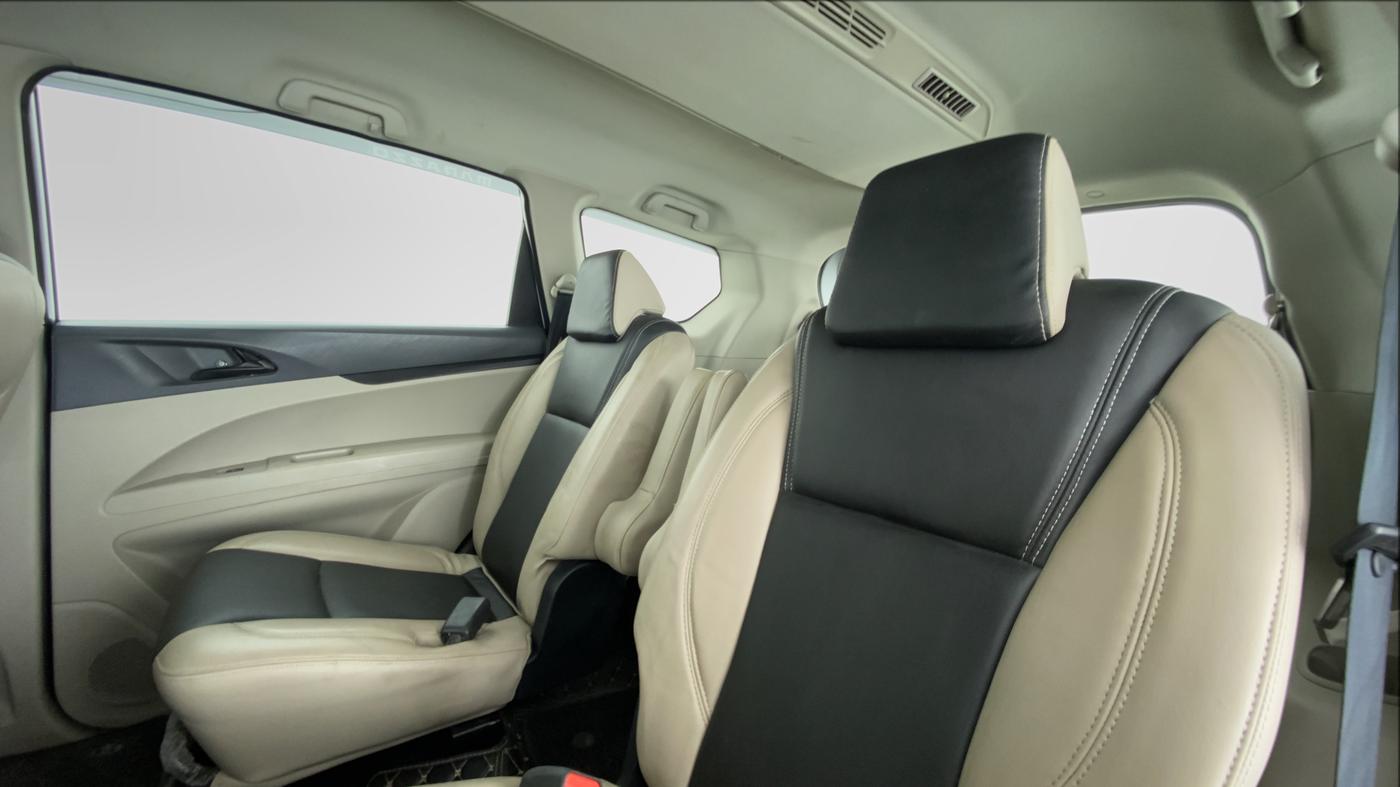 2018 Mahindra MARAZZO M2 7STR, Diesel, Manual, 49,540 km, Right Side Rear Door Cabin