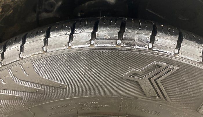 2022 KIA SONET HTX ANNIVERSARY EDITION 1.0 IMT, Petrol, Manual, 90,462 km, Right Front Tyre Tread