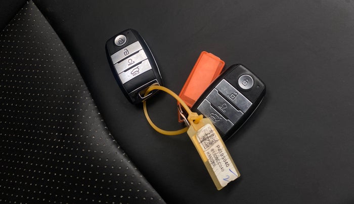 2022 KIA SONET HTX ANNIVERSARY EDITION 1.0 IMT, Petrol, Manual, 90,462 km, Key Close Up